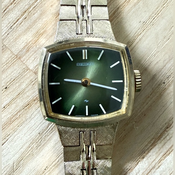 Seiko Rare Vintage Mechanical Ladies Watch Green Dial Gold Bracelet 1970’s